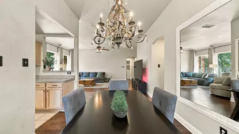 Dining - 508 E Oak St, Aledo, TX 76008 photo 3 of 6