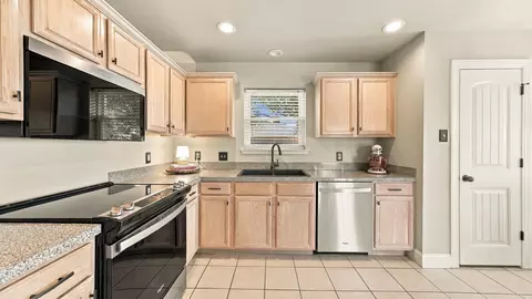 Kitchen - 508 E Oak St, Aledo, TX 76008 photo 4 of 4