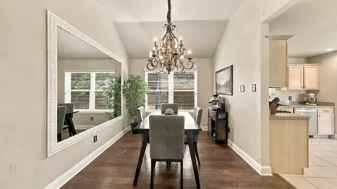 Dining - 508 E Oak St, Aledo, TX 76008 photo 4 of 6