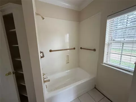 Bath - 120 Burton St, Longview, TX 75603 photo 1 of 5
