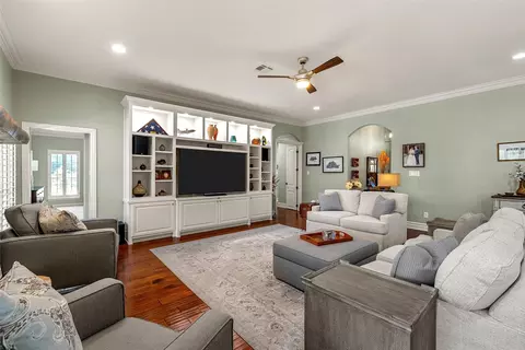 Living - 101 Morningview Cir, Waco, TX 76708 photo 3 of 3