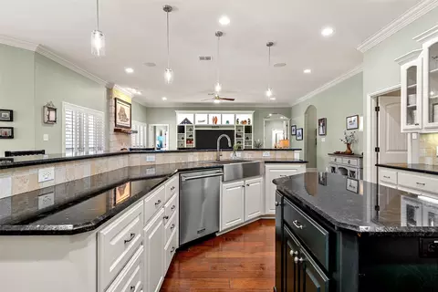 Kitchen - 101 Morningview Cir, Waco, TX 76708 photo 3 of 4