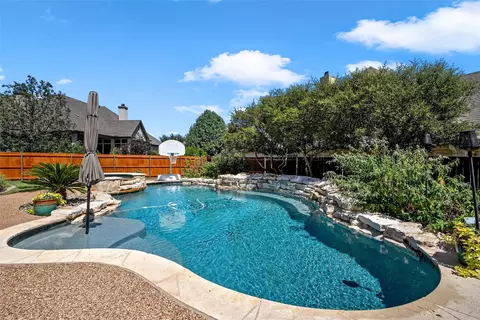 Exterior - 101 Morningview Cir, Waco, TX 76708 photo 5 of 9
