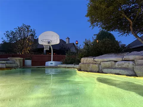 Exterior - 101 Morningview Cir, Waco, TX 76708 photo 8 of 9