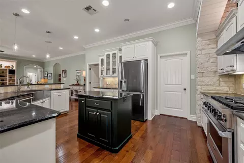 Kitchen - 101 Morningview Cir, Waco, TX 76708 photo 2 of 4