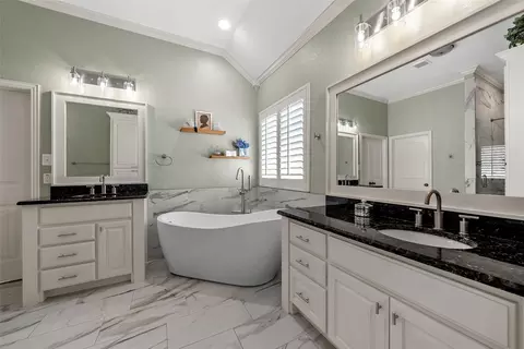 Bath - 101 Morningview Cir, Waco, TX 76708 photo 2 of 4