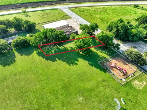 723 E Main St, Lancaster, TX 75146 photo 5