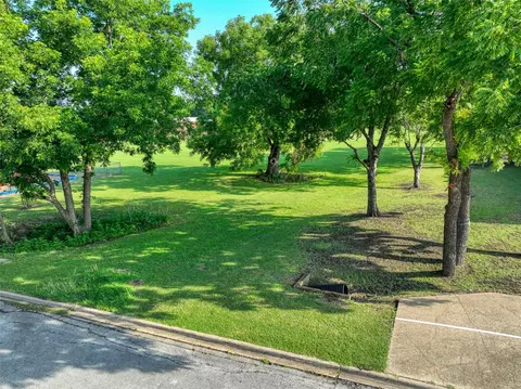 723 E Main St, Lancaster, TX 75146 photo 8