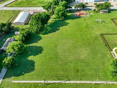 723 E Main St, Lancaster, TX 75146 photo 6