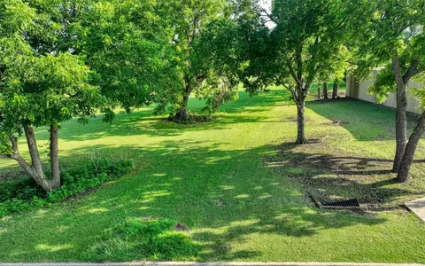 723 E Main St, Lancaster, TX 75146 photo 7