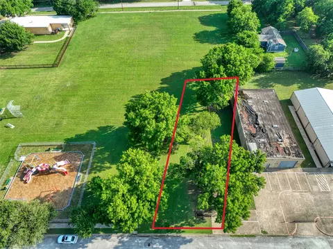 723 E Main St, Lancaster, TX 75146 photo 3