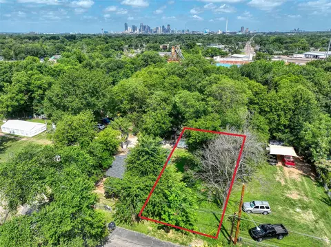 3907 Agnes St, Dallas, TX 75210