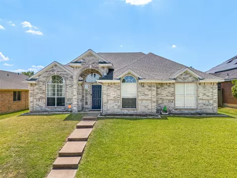 1938 Woodglen Dr, Mesquite, TX 75149