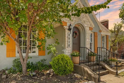 2510 W Jefferson Blvd, Dallas, TX 75211