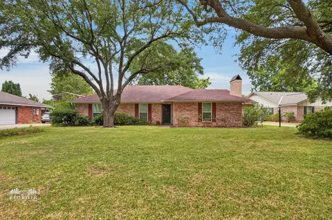 217 Lancashire Dr, Bossier City, LA 71111