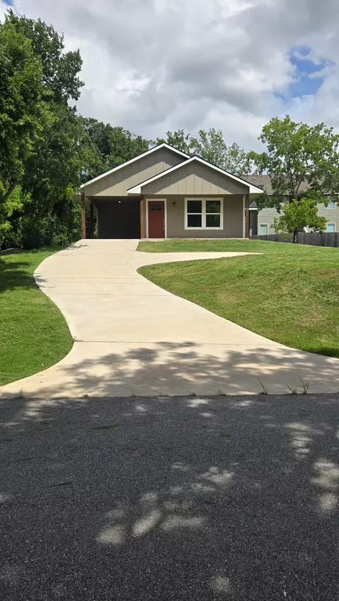 1210 S Travis Ave, Denison, TX 75021