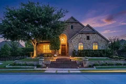 4604 Golden Mew Dr, Carrollton, TX 75010