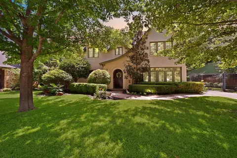 860 N Bailey Ave, Fort Worth, TX 76107