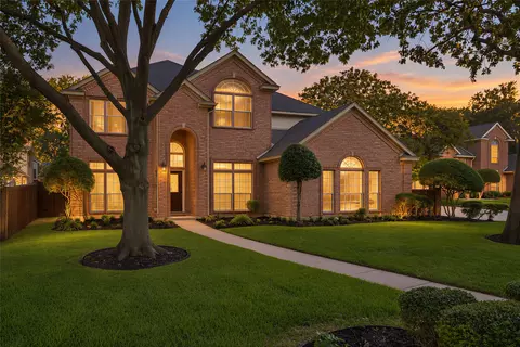 2221 Hidden Woods Ct, Arlington, TX 76006