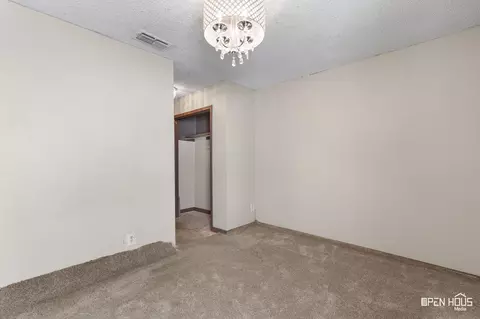 Bedroom - 206 E Summit Ave, Electra, TX 76360 photo 2 of 8
