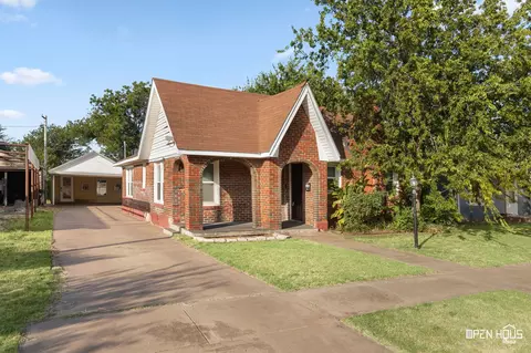 Exterior - 206 E Summit Ave, Electra, TX 76360 photo 7 of 7