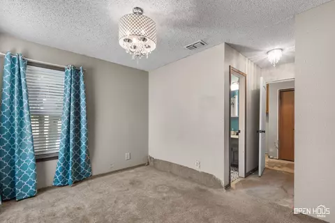 Bedroom - 206 E Summit Ave, Electra, TX 76360 photo 3 of 8