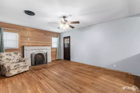 Living - 206 E Summit Ave, Electra, TX 76360 photo 1 of 4