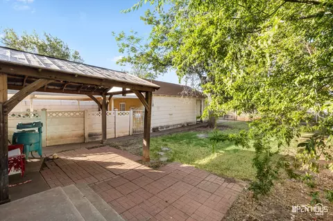 Exterior - 206 E Summit Ave, Electra, TX 76360 photo 3 of 7