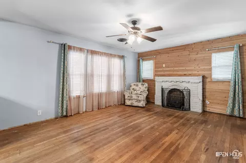 Living - 206 E Summit Ave, Electra, TX 76360 photo 3 of 4