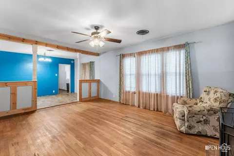 Living - 206 E Summit Ave, Electra, TX 76360 photo 4 of 4