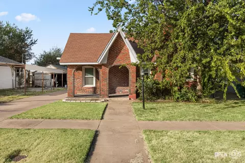 206 E Summit Ave, Electra, TX 76360