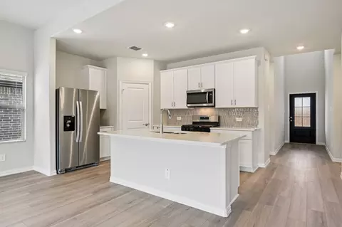 2113 Longchamp Ln, Seagoville, TX 75159