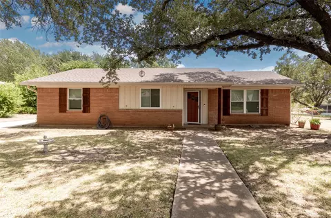 206 Randy Dr, Woodway, TX 76712