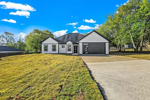 2708 Flora Ln, Denison, TX 75020