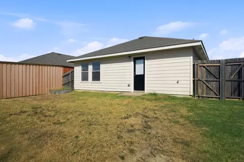 Exterior - 2002 Kickapoo Trl, Heartland, TX 75126 photo 4 of 4