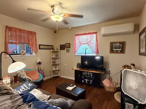 Living - 230 Treasure Bch, Comanche, TX 76442 photo 2 of 2