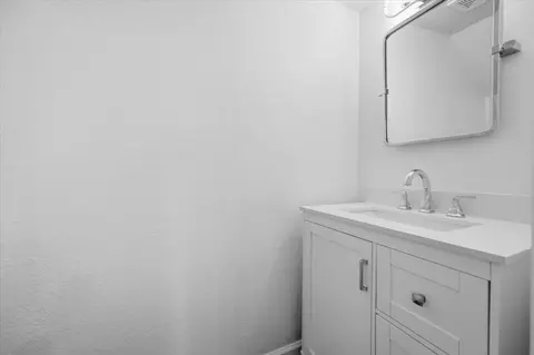 Bath - 41 Abbey Rd, Euless, TX 76039 photo 1 of 2