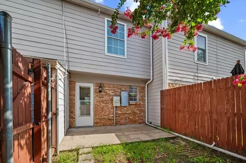 Exterior - 41 Abbey Rd, Euless, TX 76039 photo 3 of 4