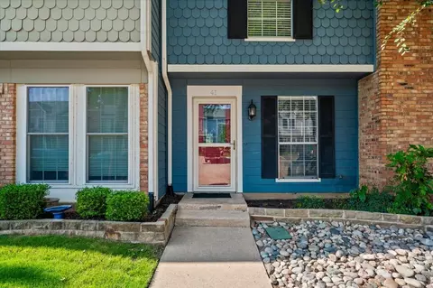 Exterior - 41 Abbey Rd, Euless, TX 76039 photo 2 of 4