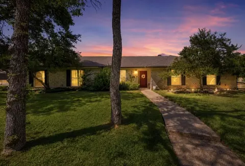 9909 Forest Shadows Dr, Woodway, TX 76712