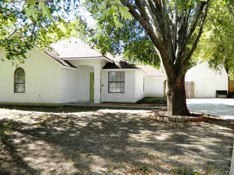 511 N Tucker St, Leonard, TX 75452