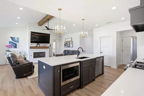 Kitchen - 5002 Quesnel Ct, Abilene, TX 79606 photo 4 of 7