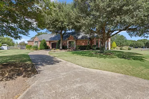 441 Country Ridge Ln, Red Oak, TX 75154