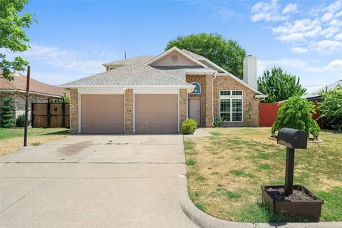 6315 Fairlane Dr, Arlington, TX 76001