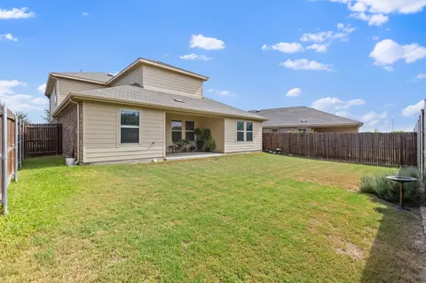 Exterior - 1012 Euston St, Denton, TX 76209 photo 7 of 8