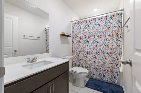 Bath - 1012 Euston St, Denton, TX 76209 photo 4 of 4