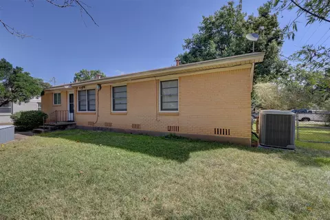 Exterior - 2012 Mountainview Dr, Waco, TX 76710 photo 4 of 8