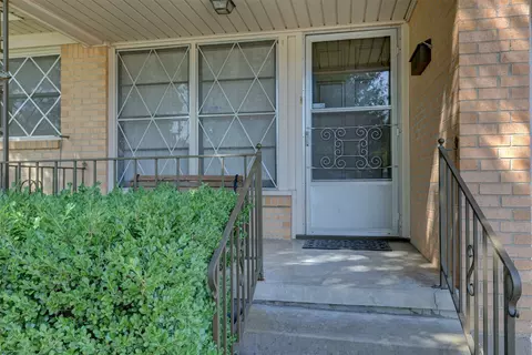 Exterior - 2012 Mountainview Dr, Waco, TX 76710 photo 3 of 8