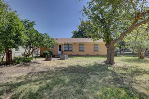 Exterior - 2012 Mountainview Dr, Waco, TX 76710 photo 6 of 8