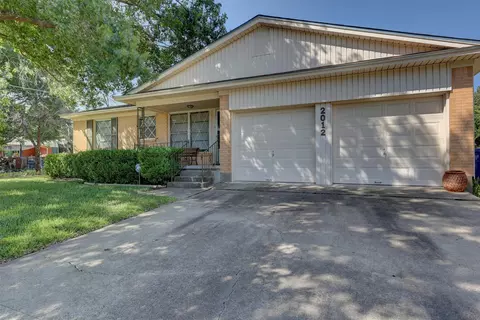 Exterior - 2012 Mountainview Dr, Waco, TX 76710 photo 2 of 8